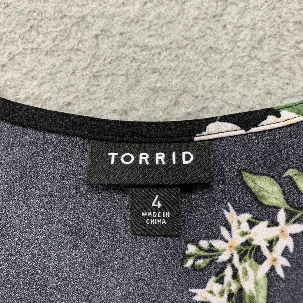 TORRID Blouse Womens Size 4 / 4X Top Floral Black - Picture 3 of 8
